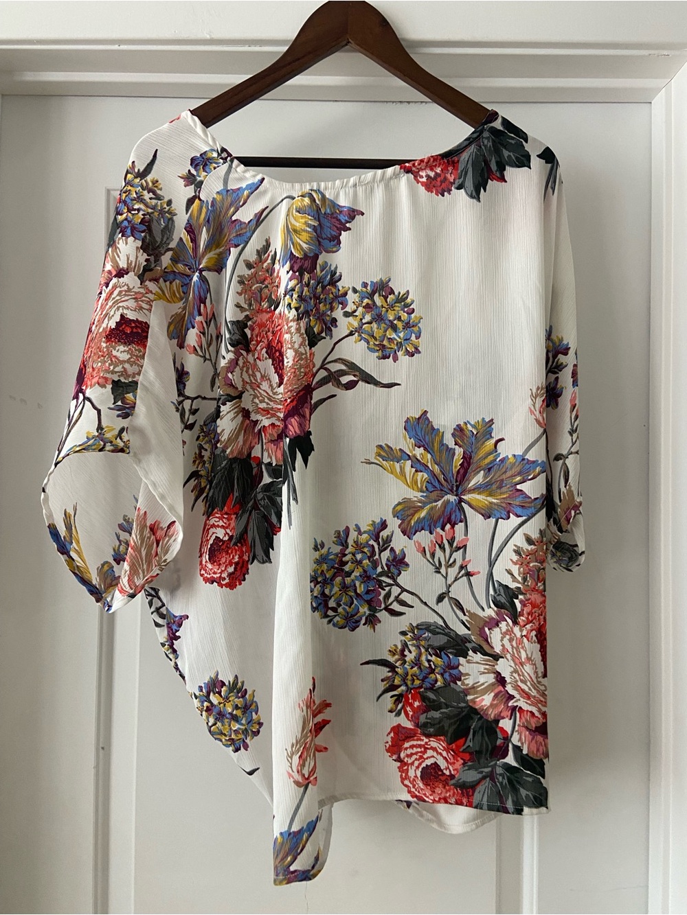 Umgee Floral Tie-Front Women’s Top - White with Red & Purple Blooms - Picture 3 of 5